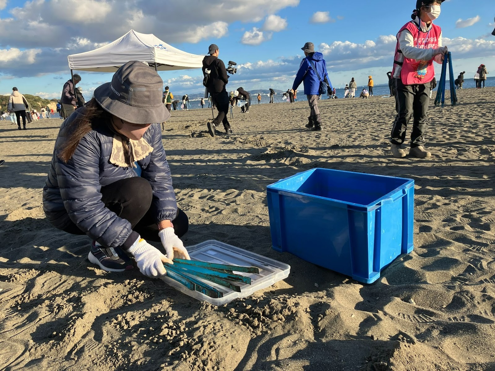 お笑いビーチクリーン2025（第218回 海さくらゴミ拾い